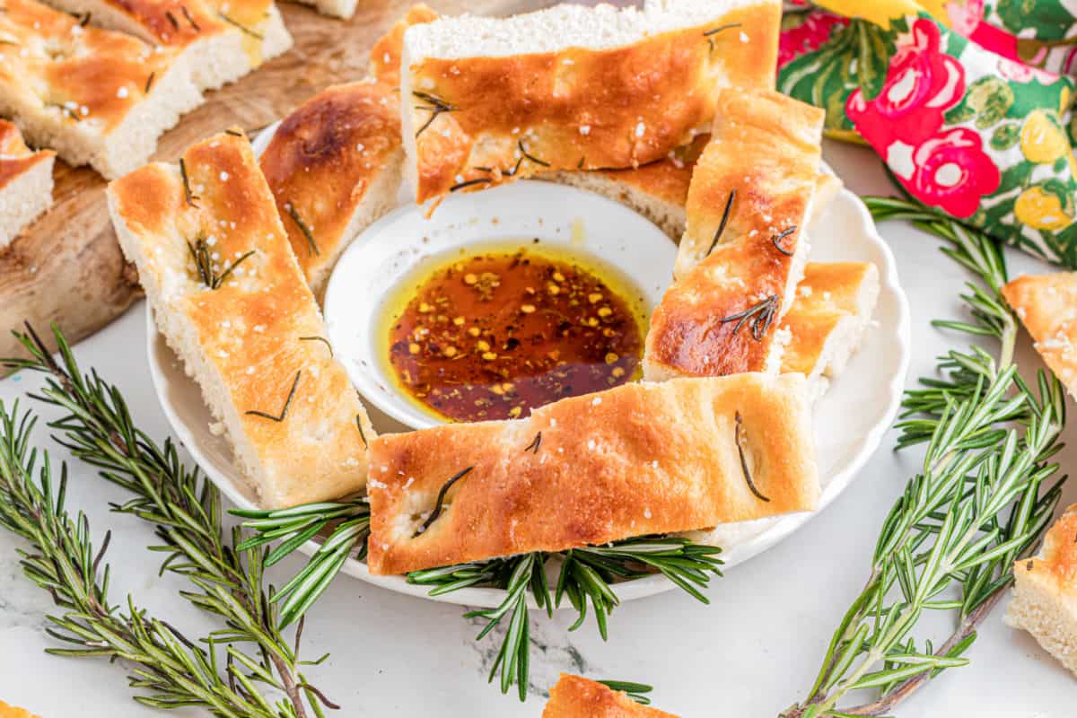 Easy Focaccia: Golden Crispy Exterior, Fluffy Interior